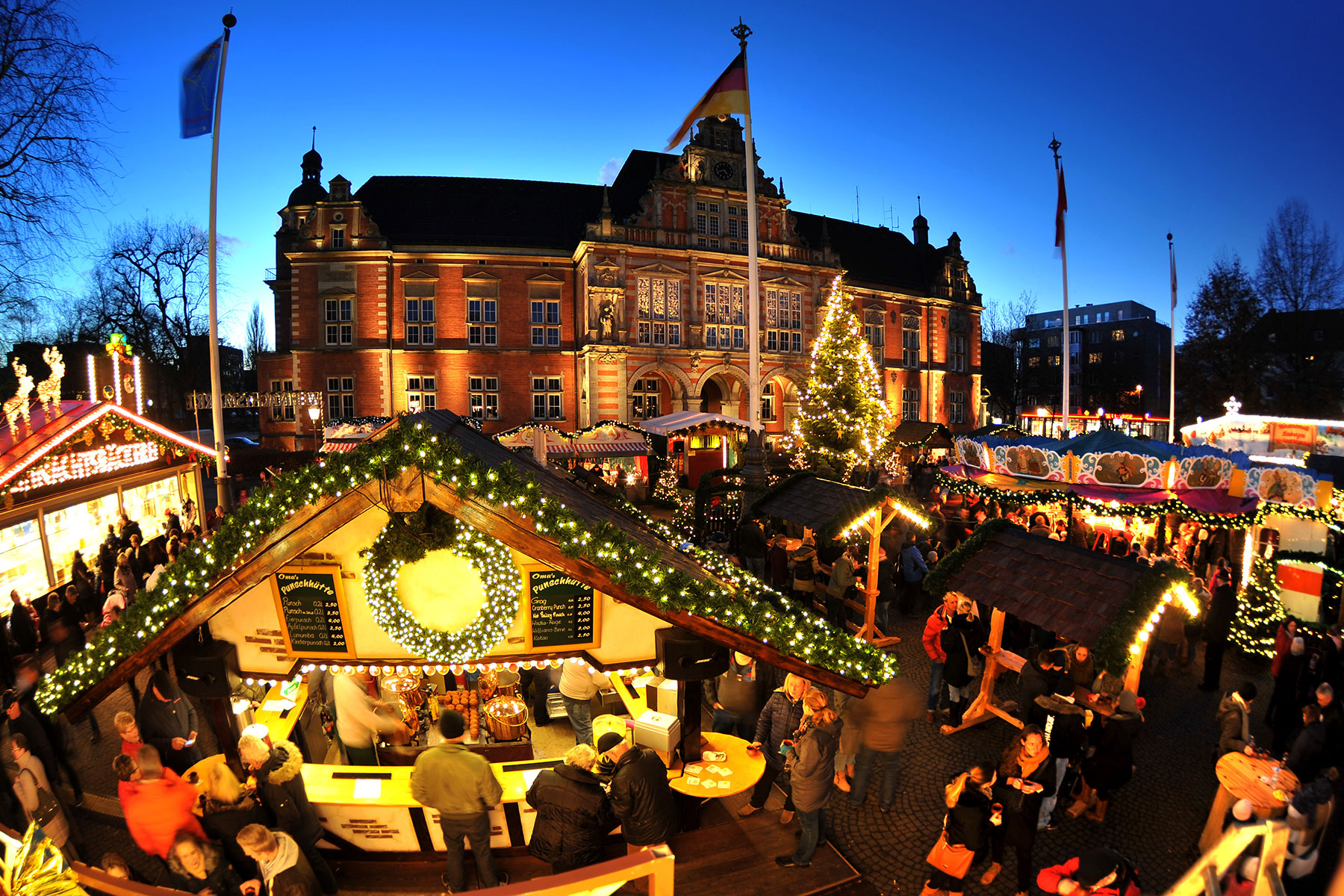 Anreise - Harburger Weihnachtsmarkt auf dem Rathausplatz · 21. November –  29. Dezember 2024